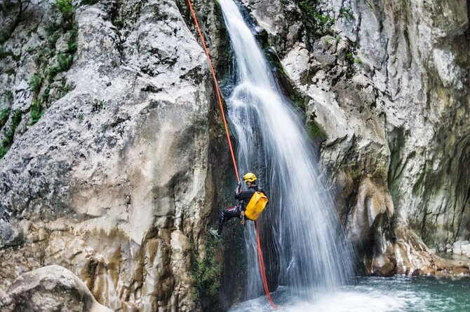 3Hrs Intermediate Canyoning in North Bali (Pickup, Lunch & GoPro) - Lunch, Showers, and the GoPro Memory Pack