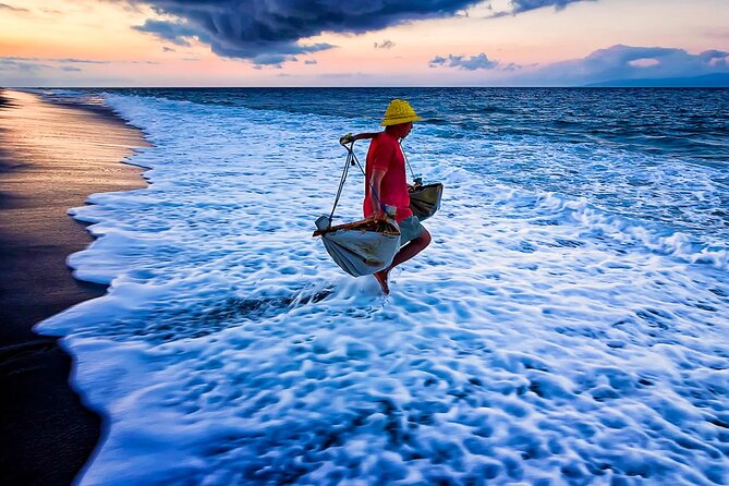 A Fascinating View of Eastern Bali - Kusamba coast to Pura Goa Lawah: fishing life meets the bat cave