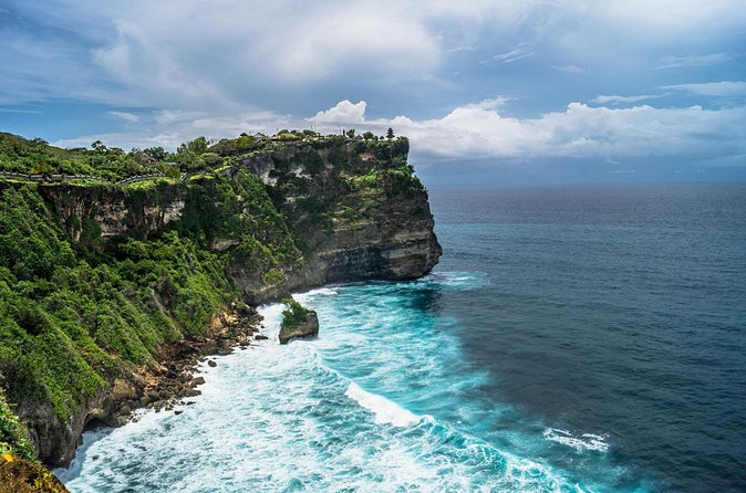 Admission Tickets for Kecak Dance & Uluwatu Temple Sunset - Uluwatu Temple on the cliff: timing, views, and monkey-smart behavior