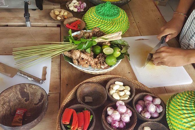 Afternoon Cooking Class & Making Bali Offering with Dinner - Cooking Nine Recipes Step-by-Step, One Big Tasting Meal