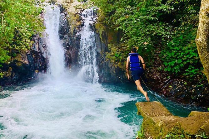All Inclusive : Jumping Sliding at Aling- Aling Waterfall - Handara Gate - Lunch - Practical Tips to Make the Day Feel Easier
