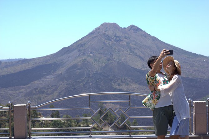 All Inclusive Ubud Tour with 15 Sitter Van - Stop 5: Tegenungan Waterfall for Green Views and a Short Walk