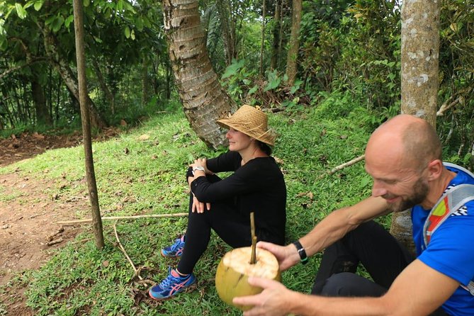 Authentic hike in the forest with lunch at the inhabitant - Lunch at the Host: Cooking Your Harvest With a Balinese Family