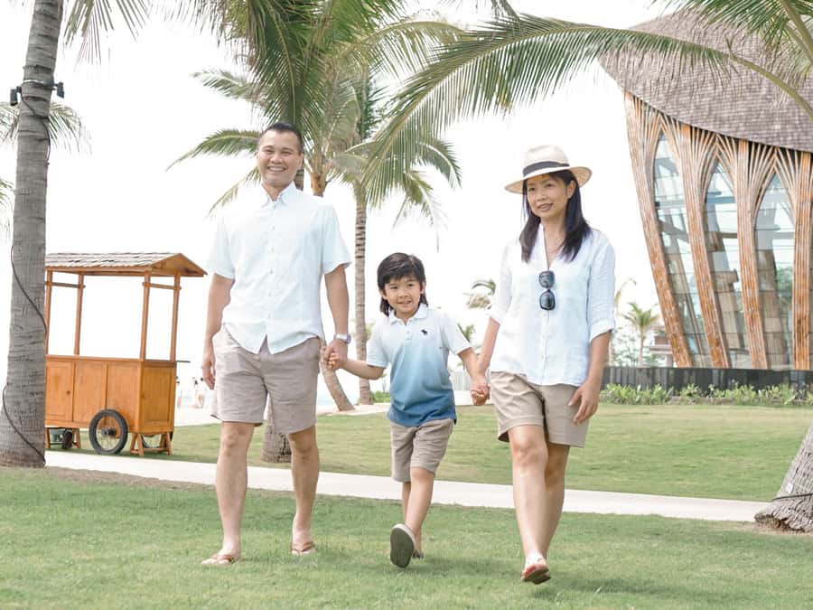 Bali: 2-Hour Family Photoshoot Ubud. Capture Bali Memories - Where the session starts: meeting in Gianyar, shooting around Ubud