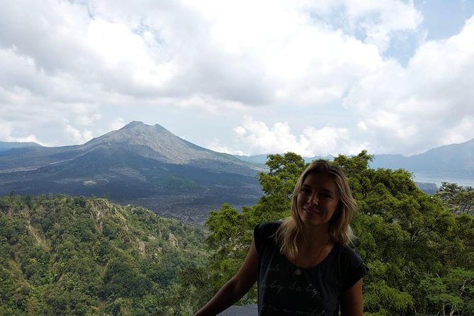 Bali Amazing Cycling Tour - Cycling downhill through rice paddies and daily life