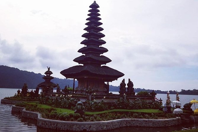 Bali Ancient Temples Tour - Ulun Danu Bratan Temple on Lake Bratan