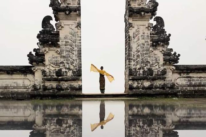 Bali best instagrammable sport tour - Lempuyang Temple: the Gate of Heaven shot plan for Mount Agung views