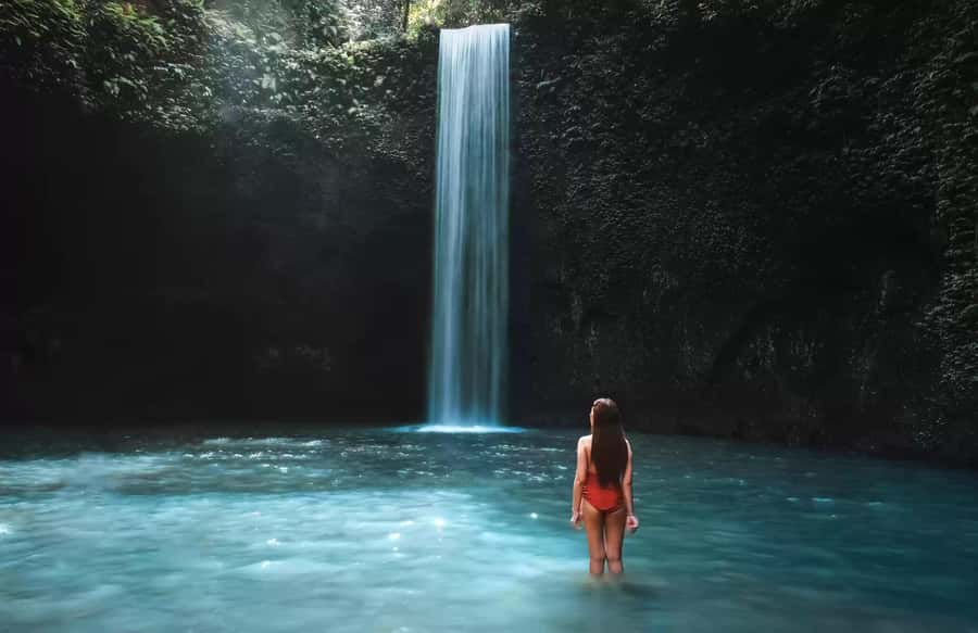 Bali Best Waterfalls Private Tour - Kanto Lampo Waterfall: Big Rocks, High Photo Demand