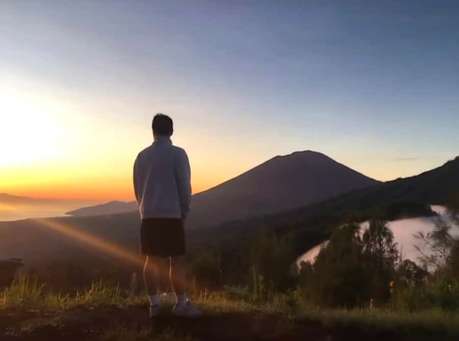 Bali: Caldera Sunrise Trek and Natural Hot Spring - Entering the 2:00am rhythm near Lake Batur