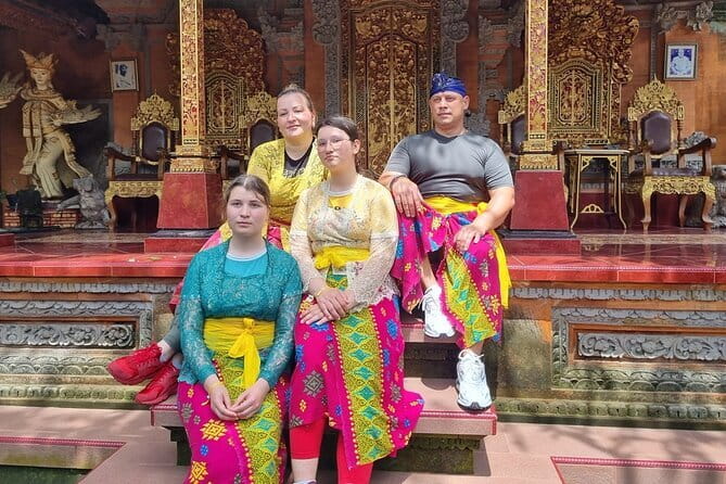 Bali Customizable Multi Language Tour with Driver-Guide - WiFi, phone time, and staying connected when you really need it