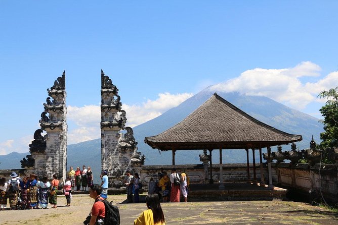 Bali Day Tour : Waterfall & Lempuyang Temple The Gate Of Heaven - Lempuyang Temple and the Gate of Heaven: How to Handle the Photo Line