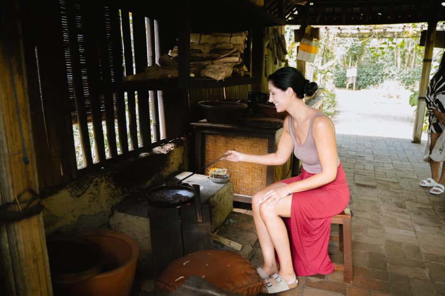 Bali Eat, Pray and Love Experience - Kumulilir: lunch at a jungle café plus coffee tasting