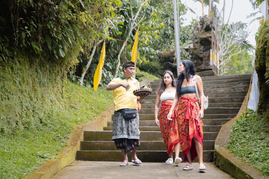 Bali Eat, Pray and Love Experience - Getting picked up: smooth transfers, clear timing