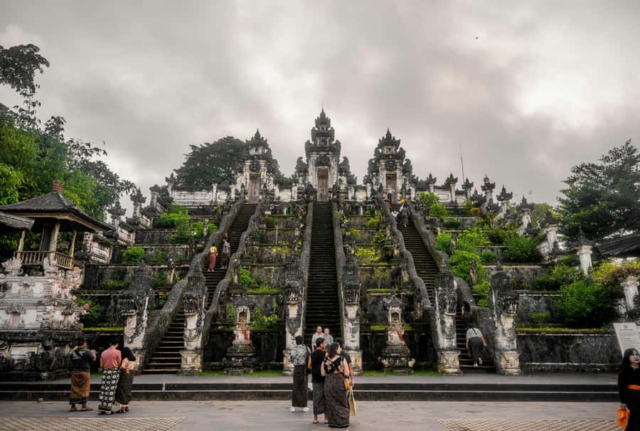 Bali: Gate of Heaven, Waterfall and Ubud All-Inclusive Tour - Lempuyang Gate of Heaven: the photo stop that needs early timing