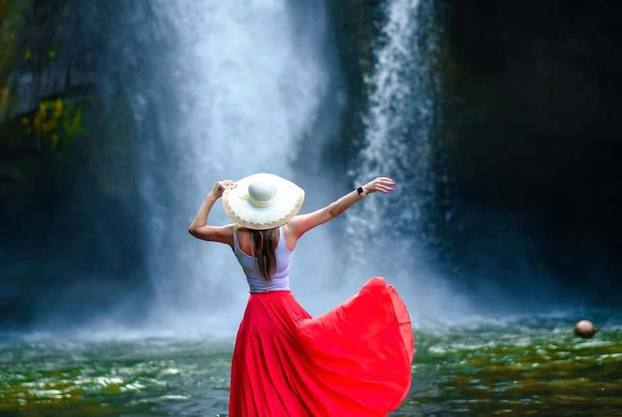 Bali: Griya Taman Beji Waterfall with Optional Ubud Tours - Tegenungan Waterfall: the classic view break