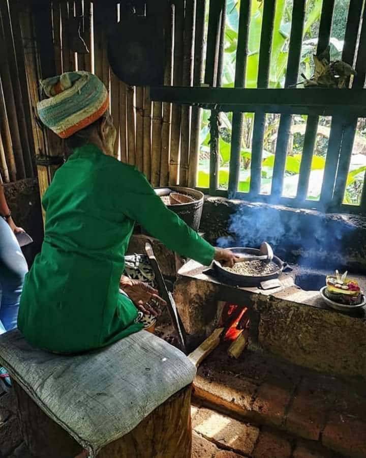Bali : Highlight of Ubud Culture, Temple and Batur Volcano - Celuk silver and local craft: souvenirs that have a story