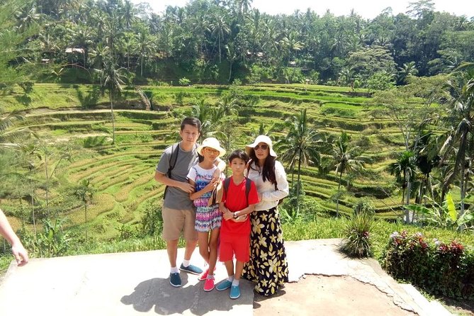 Bali Holy Bathing Ritual and Ubud Highlights tour - Pickup, Dress Code, and Comfort Details That Affect the Day