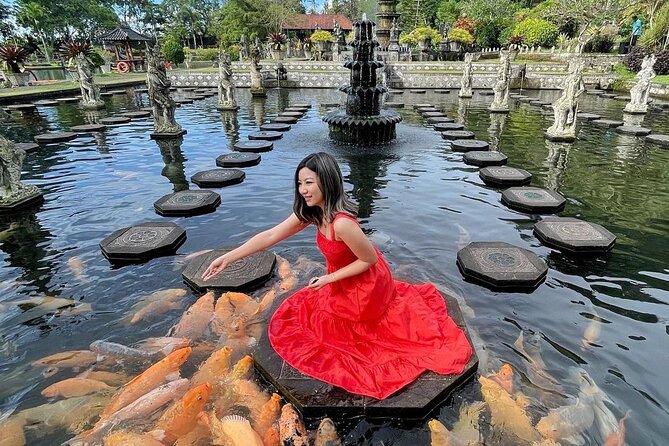 Bali Individual Route With Private English Speaking Driver - Stop 1: Tanah Lot Temple and the sea-rock drama