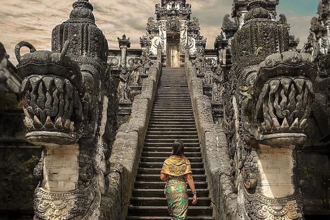 Bali Instagram Tour - All Inclusive - Tukad Cepung Waterfall: the light-through-the-gap effect