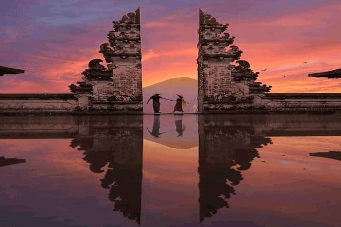 Bali Instagram Tour - DESIGN Your Own Trip - Tukad Cepung Waterfall: scenic time with real-world walking