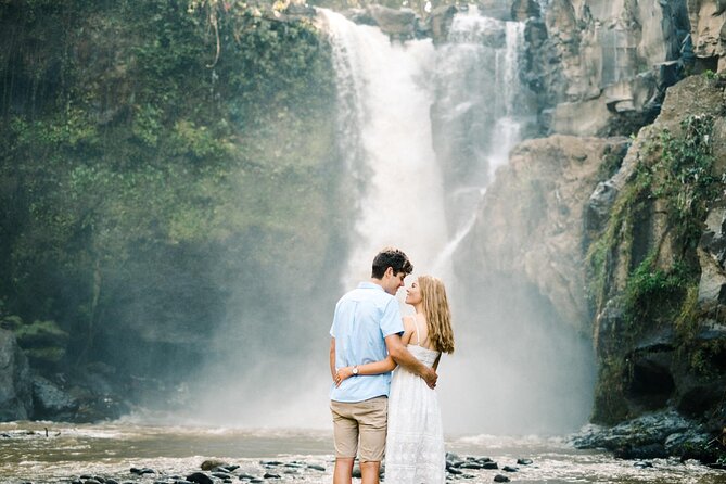 Bali Night Market Experience and Ubud Highlights tour - Stop 1: Tegenungan Waterfall (and the swim moment)
