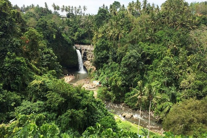 Bali Night Market Experience and Ubud Highlights tour - Stop 2: Puseh Batuan Temple and photo-friendly Bali details