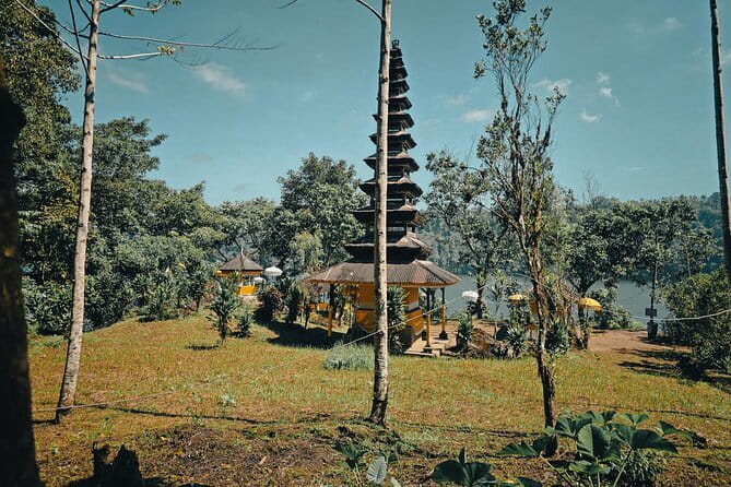 Bali Rainforest Hiking With Canoeing And Waterfall Adventure - Canoeing after trekking: the coffee-and-snack reset