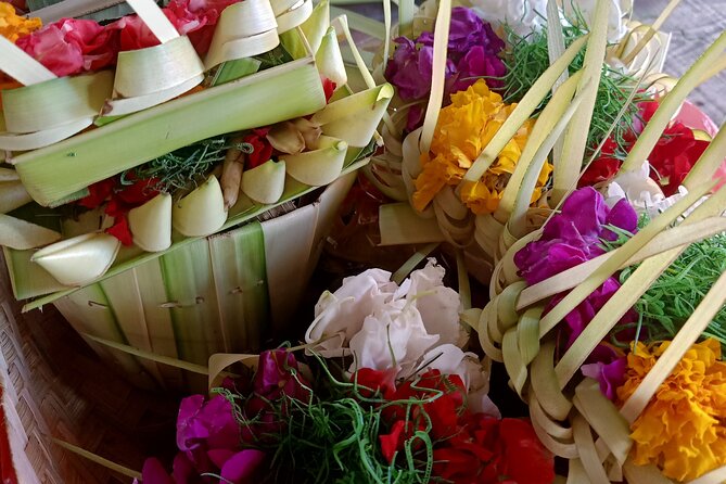 Bali Spiritual Soul Retreat Cleansing and Mantra Healing - Cultural etiquette made easy: sarong/kamen and temple entry support