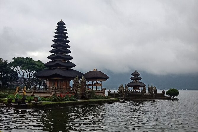 Bali Tanah Lot, Ulun Danu Beratan & Jatiluwih Rice Terrace - Stop 3: Tanah Lot Temple and the Floating-Temple Effect