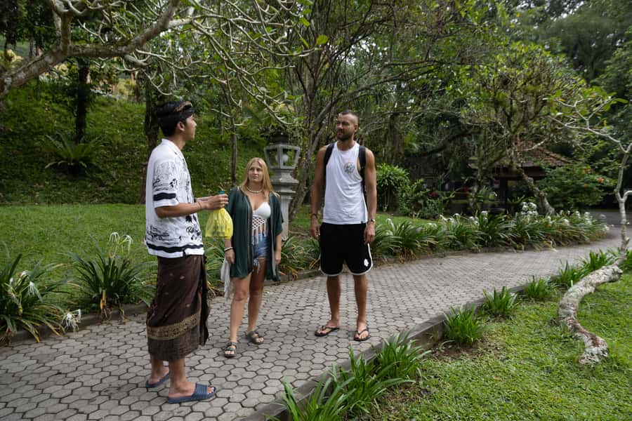 Bali: Temples, waterfall, and Rice Terrace Guided Tour - Kanto Lampo Waterfall: Photos, Fresh Air, and a Short Walk