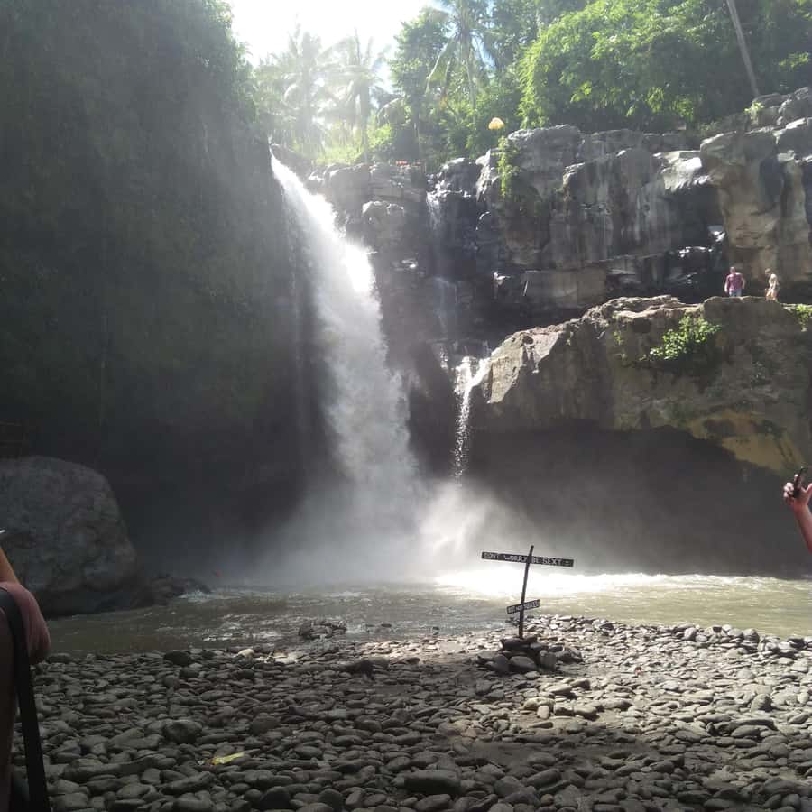 Bali: Tibumana, Tukad Cepung, Kanto Lampo, & Tegenungan Tour - Tukad Cepung Cave Waterfall: The Part That Feels Like a Secret Mission