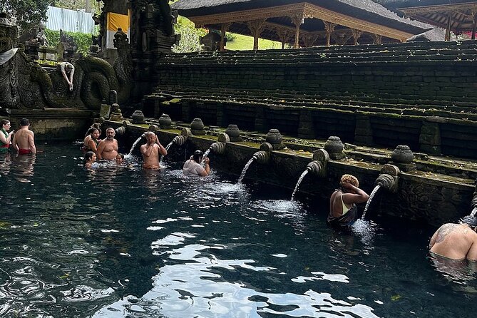 Bali Tirta Empul Tours Experience with Spiritual Cleansing - Tirta Empul Temple: the melukat purification in the holy springs