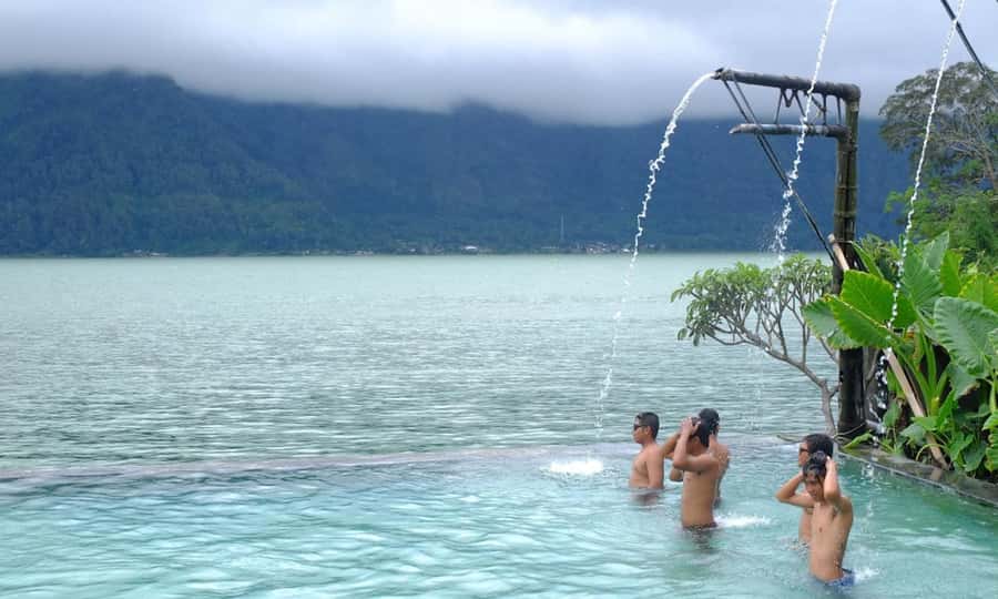 Bali: Trunyan Cemetery, Hot Springs, and Penglipuran Village - The Songan Village boat crossing: how the day really starts