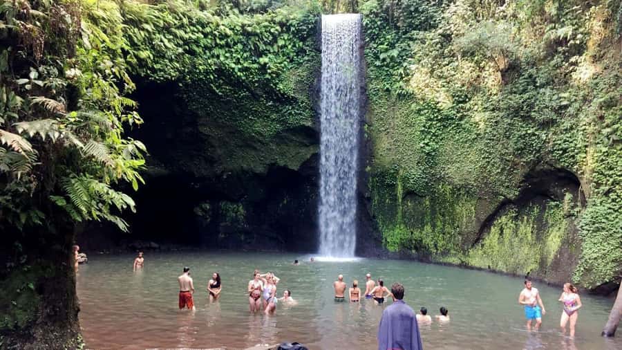 Bali: Trunyan Cemetery, Hot Springs, and Penglipuran Village - Tibumana Waterfall: romantic photos, minus the guesswork