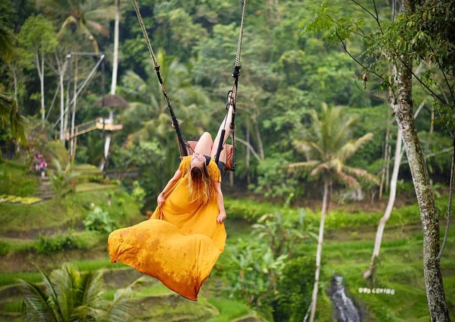 Bali/Ubud: Kanto Lampo Waterfall, Monkey Forest & Swing Tour - Ubud Monkey Forest: Temples, Macaques, and Keeping Your Stuff Safe