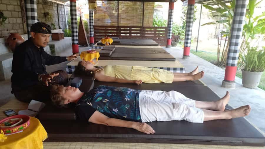 Bali: Ubud Palm of Hand Reading with Balinese Method - Small Group + English Support: How That Changes the Experience
