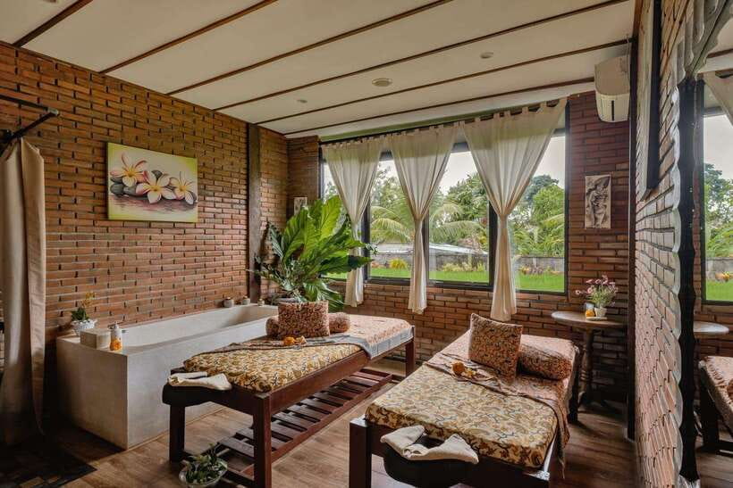 Bali: Ubud Spa Balinese Massage Scrub Flowerbath 2 hour - Spice scrub and traditional paste: the skin-softening step