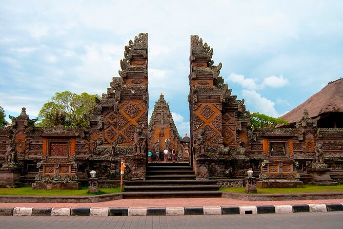 Bali Ubud Tour: Monkey Forest, Waterfall & Rice Terrace - Ubud Art Market plus an art village choice (Celuk, Mas, or Batuan)