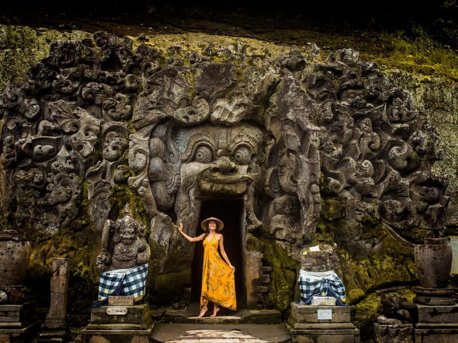 Bali: Ubud Traditional Balinese Purification - Melukat at Tirta Empul: the main event