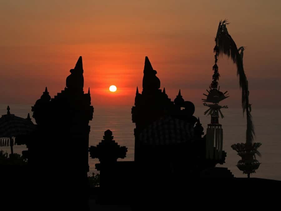 Bali: Uluwatu Temple, Kecak Dance, and Jimbaran Dinner Tour - Price and value: what you pay covers the hard parts