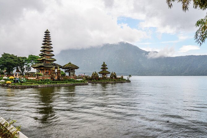 Bali UNESCO Sites: Water Temples and Jatiluwih Rice Terrace Tour - Tanah Lot at sunset: the sea temple moment