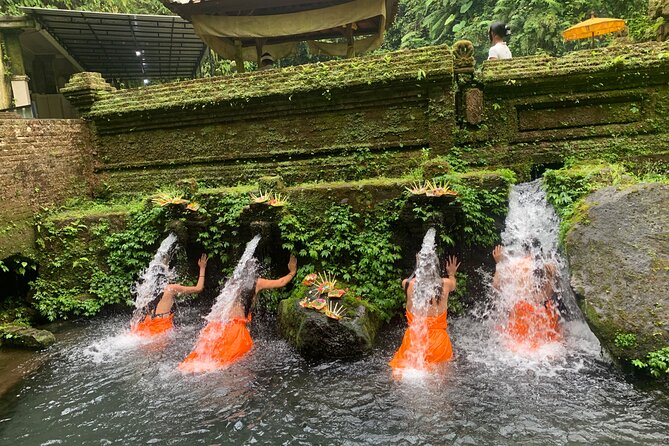 Bali: Water Purification at Pura Mengening - A Guide Like Ari: Clear Communication and a Smooth Flow