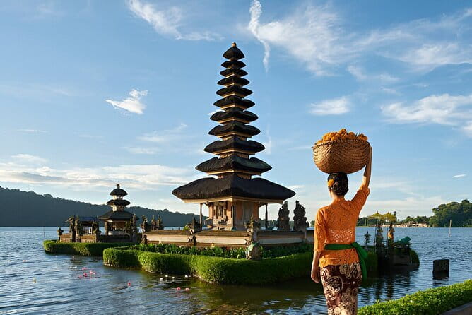 Bali Waterfall Wonders | A Nature Escape | All Inclusive - Wanagiri Hidden Hills: twin-lake views with real photo time