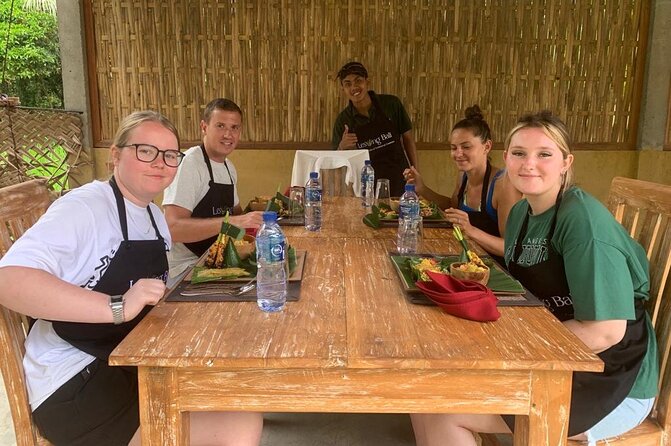 Balinese Authentic Cooking Class in Ubud - The half-day schedule: market, house, farm, then cooking (by time of day)