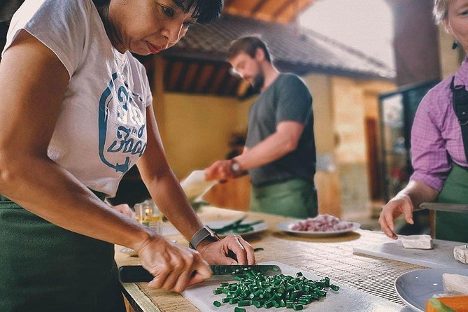 Balinese Cooking class with traditional morning market visit - Hotel pickup and the ride you actually appreciate