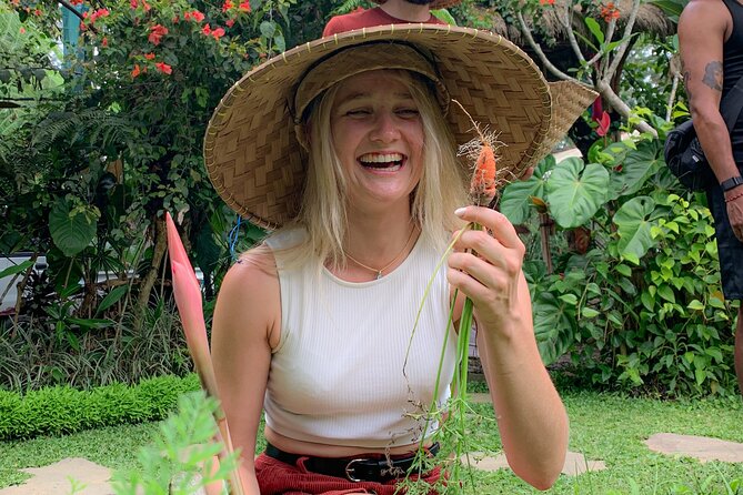 Balinese Farm Cooking Class by Pemulan Bali - The market visit: learn ingredients by seeing them