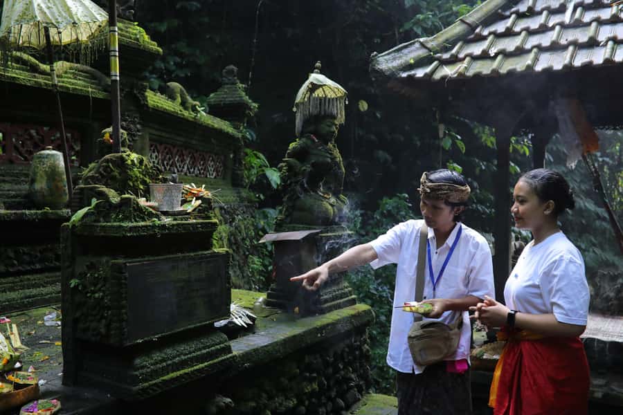 Balinese Purification at holy water temple with Local - Price and Logistics: Is $33 Good Value for Melukat in Bali?