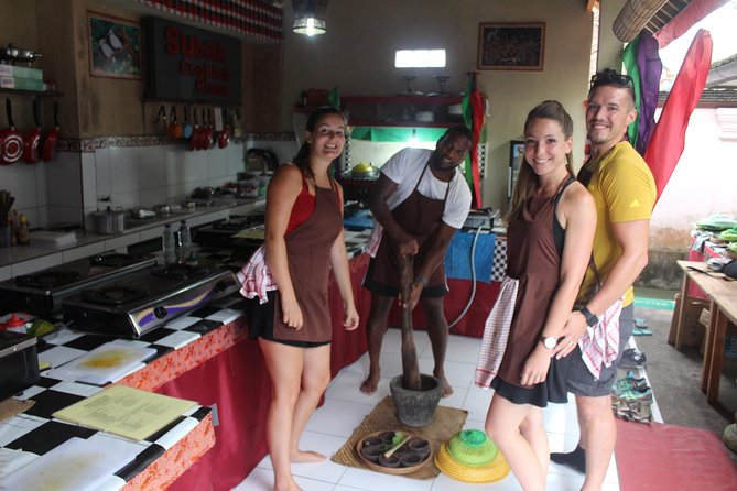 Balinese Ubud cooking school (9 Dish Cooking and Market Tour) - Who should book this cooking-and-market experience?