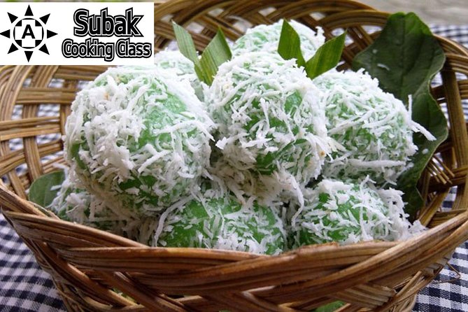 Balinese Ubud cooking school (9 Dish Cooking and Market Tour) - Rice paddies and a local house visit: the food has a setting