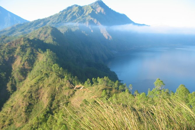 Batur Caldera Sunrise Trekking - Sunrise on the rim: tea, coffee, and breakfast with a view